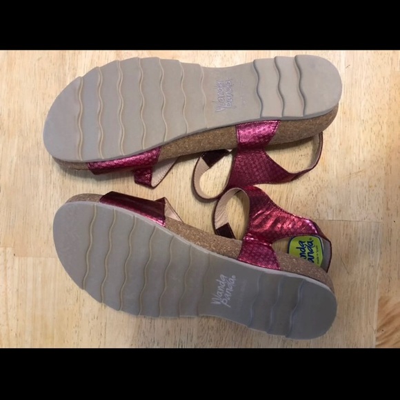 wanda panda Shoes Nwt Leather Metallic Berry Comfort Sandals Wanda